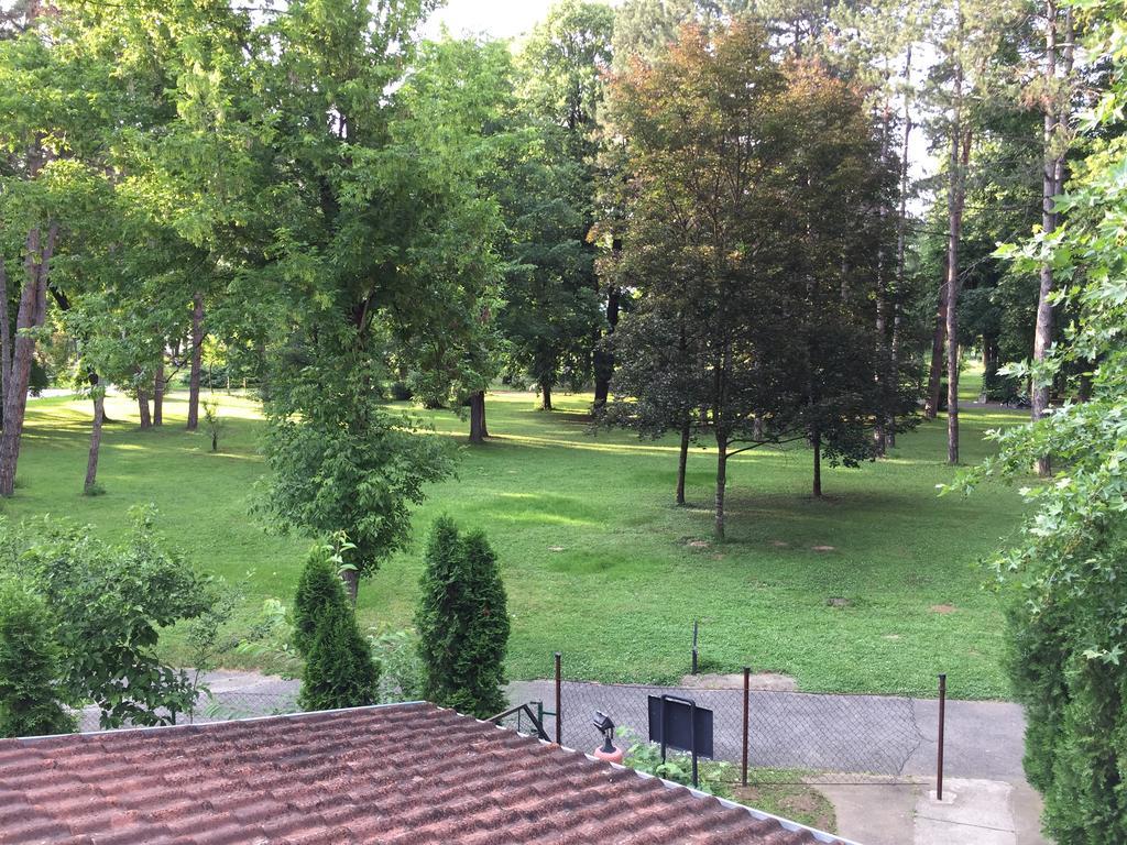 S' Centro - Park Apartments Кралево Екстер'єр фото